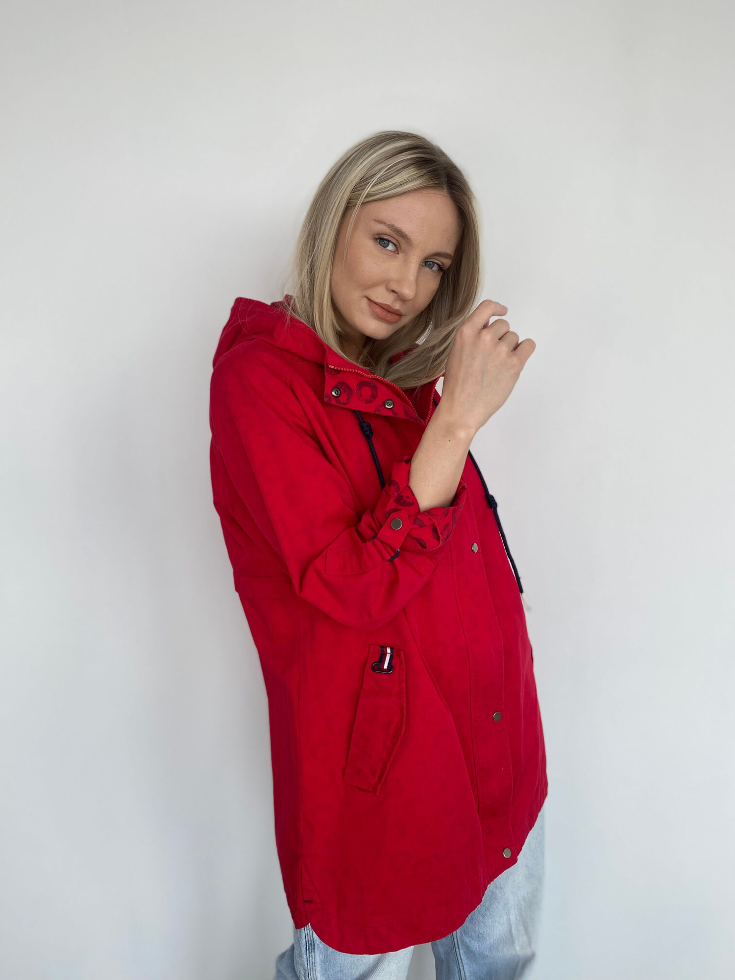 Стильная женская ветровка на молнии, с капюшоном, 100% хлопок, красный