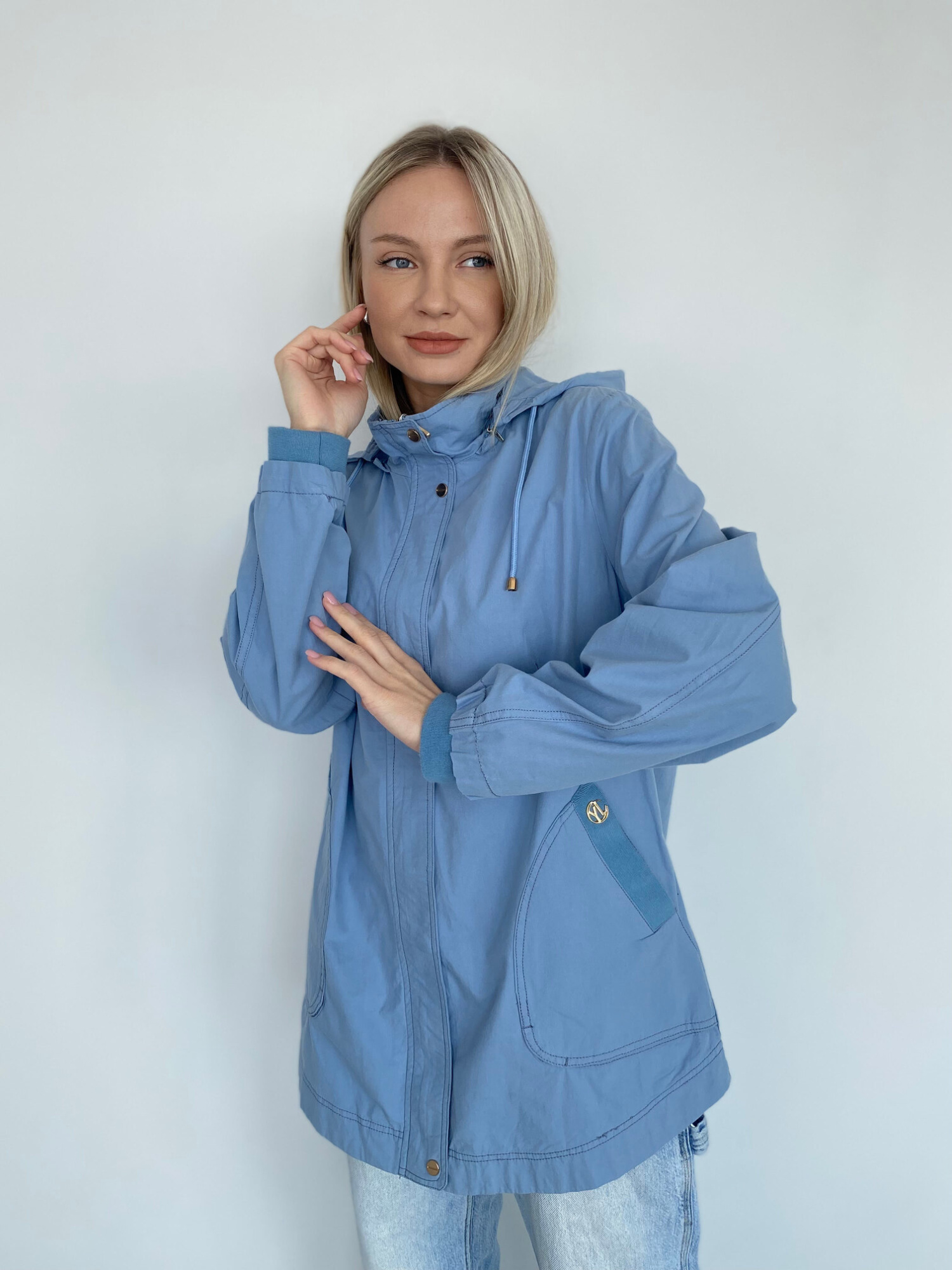 Женская ветровка из 100% дышащего хлопка на молнии, со съёмным капюшоном, голубой