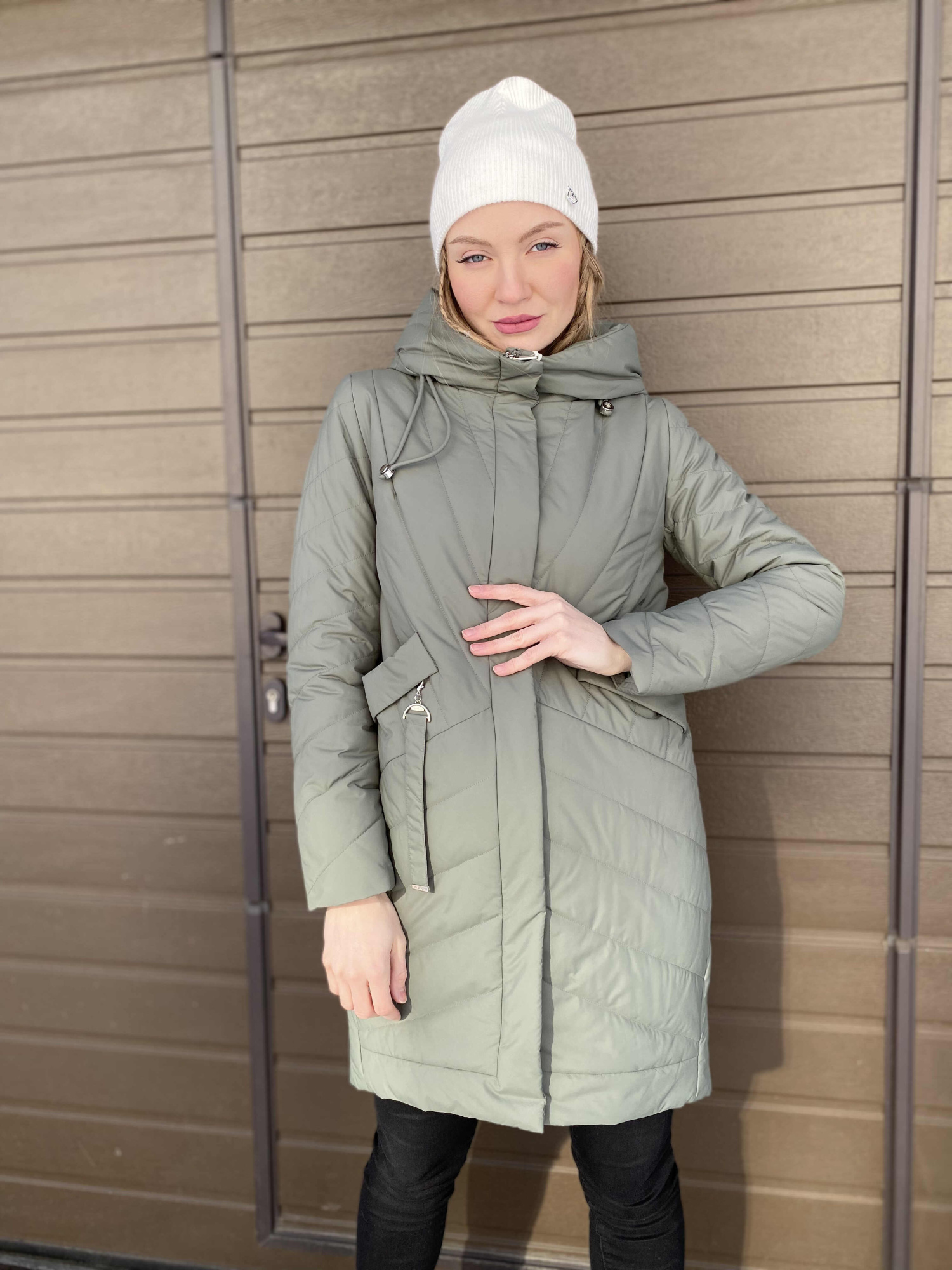 Полупальто женское стеганое с капюшоном оливковый Весна-Осень