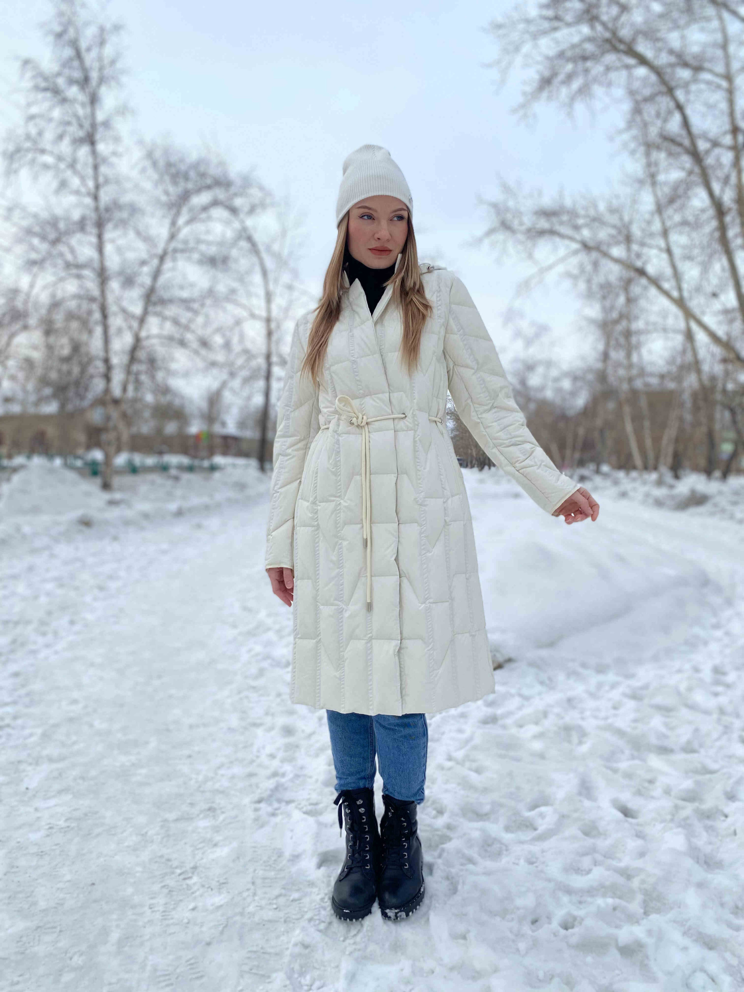 Пальто женское со съемным капюшоном оверсайз молочный