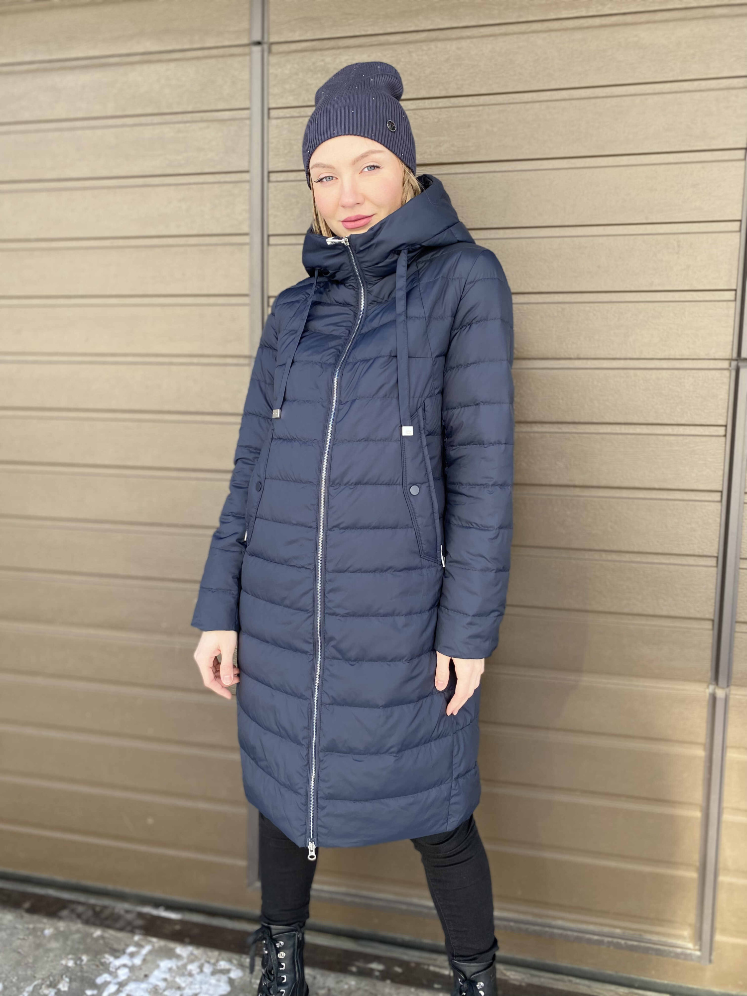 Пальто женское стеганое с капюшоном синий Весна-Осень