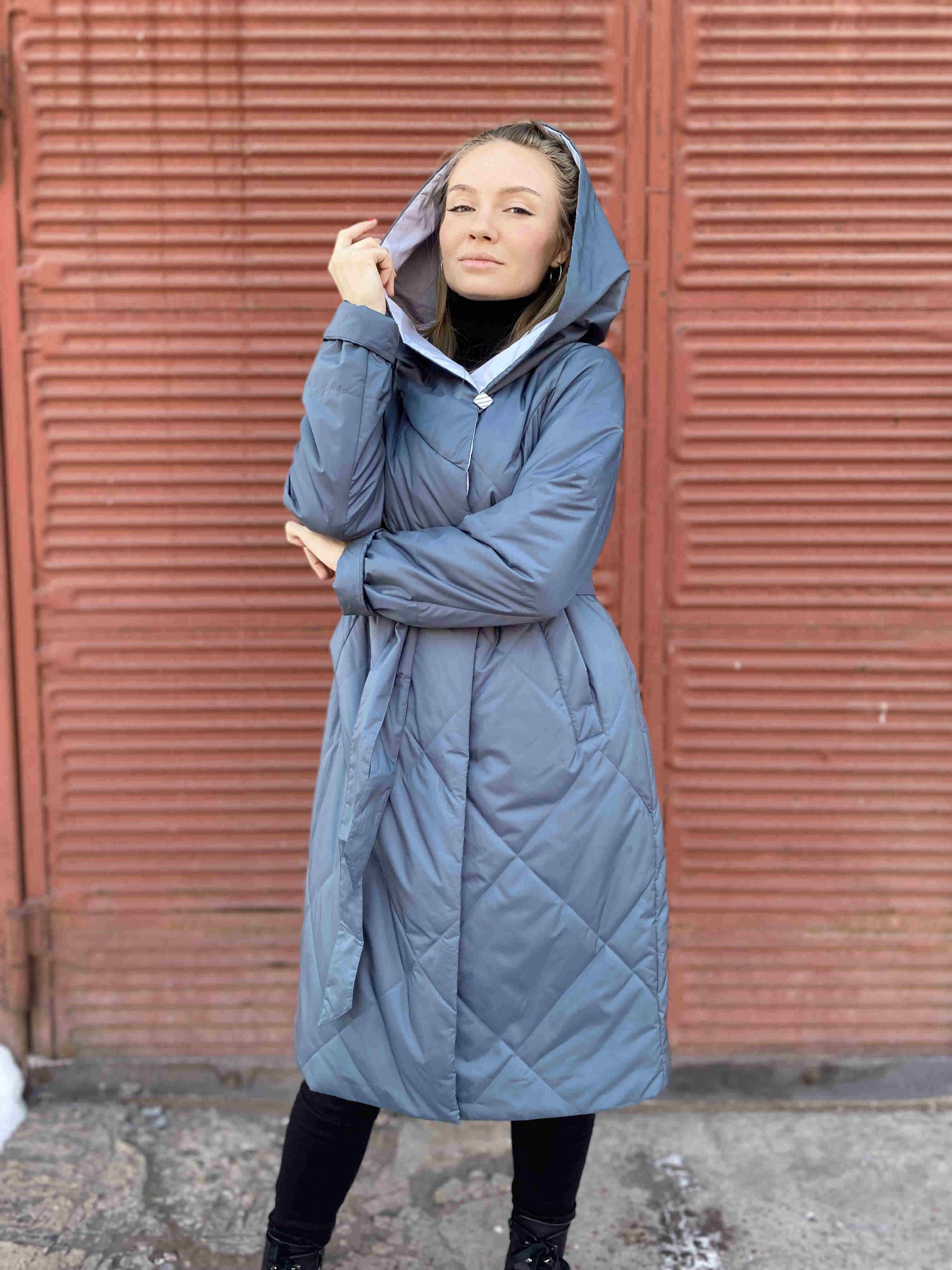 Пальто женское с капюшоном стеганое серо-зеленый Весна-Осень